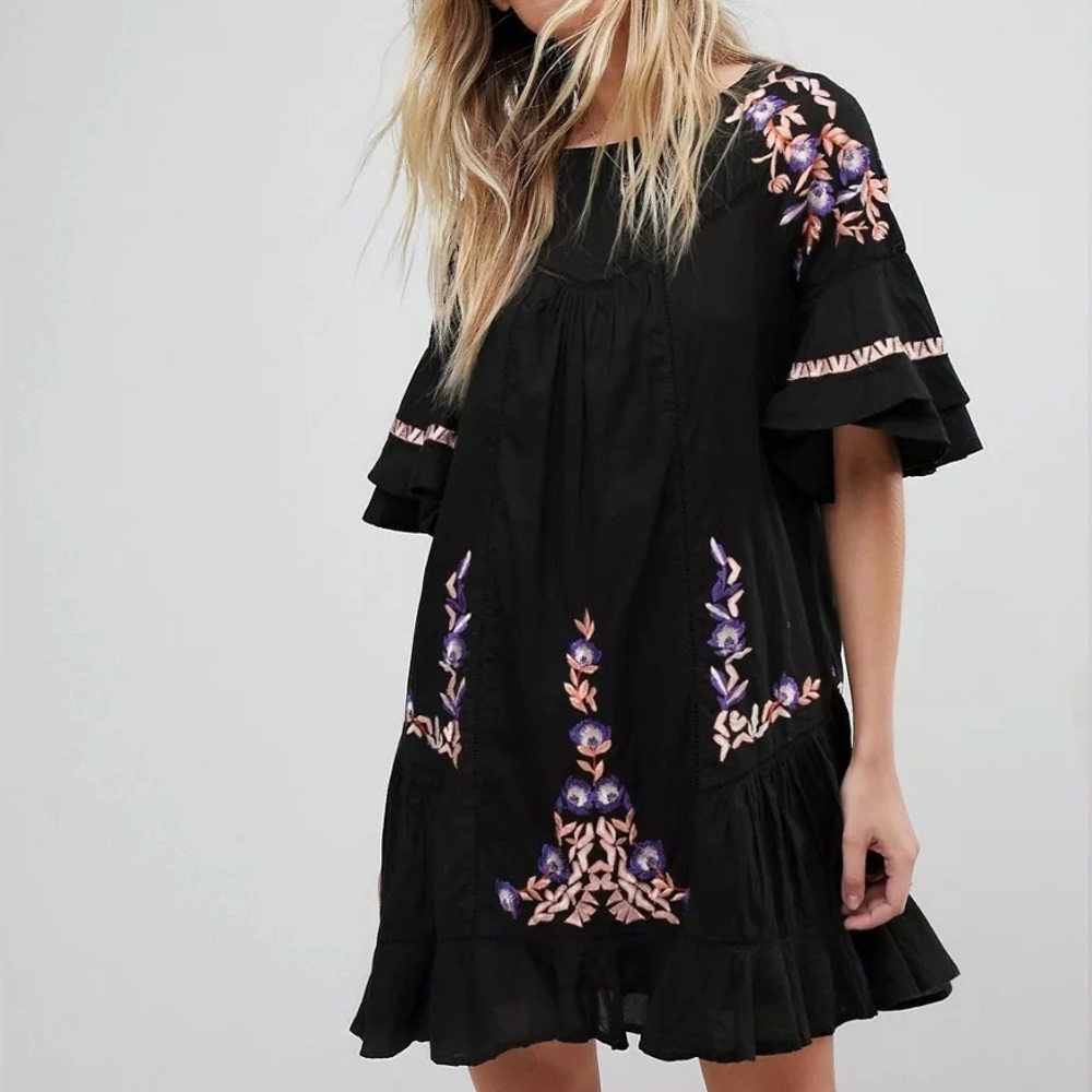 Free People Pavlo Black Embroidered Dress Boho Floral Ruffle Womens Size L